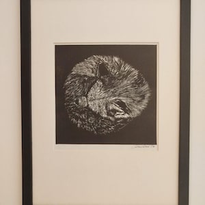 Stampa di volpe in linoleografia realizzata a mano – Juniper the Fox Art con donazione di beneficenza per la fauna selvatica, opzione passe-partout disponibile