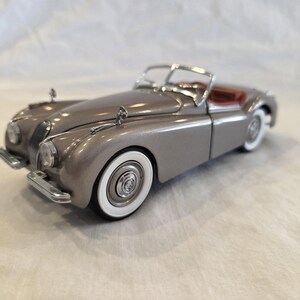 Miniature Western Models 1/43 WMS6 – Jaguar XK120 Roadster 1949 – Couleur Argent – Métal Blanc – Occasion