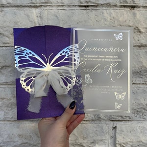 Biglietto d'invito viola metallizzato, invito quinceañera acrilico, invito a farfalla, biglietto d'invito giacca pieghevole, grande design a farfalla