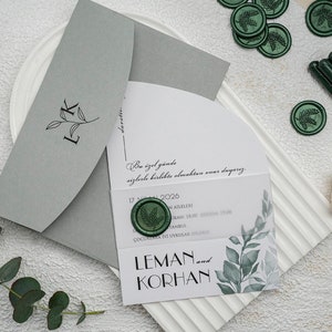 Blattmuster Einladungskarte, oval geschnittene Hochzeitseinladung, mattierte Gürteleinladung, personalisiertes Siegeldesign, minimalistisches Design