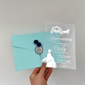 Convite de acrílico Quinceanera, convite Cinderela, convite Princesa, envelope azul bebê, prata dourada, convite Sweet 16,