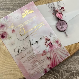 Invitación de quinceañera 3D en papel acrílico esmerilado, marco de rosa rosa, vestido de princesa rosa y purpurina dorada.