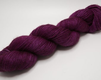 Touch me AMETHYST Merino, silk, yak singleply hand-dyed