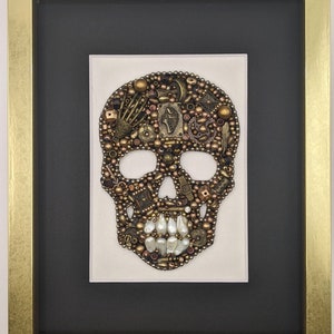 Einzigartiges, einzigartiges Kunstwerk aus recyceltem Schmuck