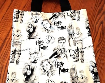 Ręcznie robiona torba z postacią Harry'ego Pottera wykonana z licencjonowanej tkaniny. Zabawna dla każdego wieku.