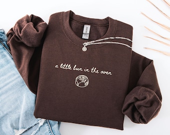 Bun in the Oven Pregnancy Reveal Sweatshirt Christmas Baby Announcement Expecting Mom Gift Maternity Sweater Cute Pregnant Mom To Be Shirt