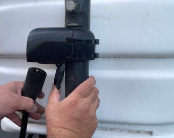 RV and Camper Site-Light – Wireless Tail & Marker Light Kit with 7-Pin Plug Storage