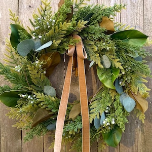 Cedar Juniper Pine Winter Wreath, Neutral Evergreen, Holiday Wreath, Eucalyptus Wreath, Winter Decor, Housewarming Gift, Christmas Gift