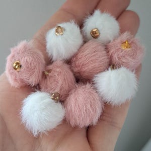 1:12 Miniature Dollhouse Fur Ball Christmas Tree Decor Balls White Christmas Decorating Dolls House Decor Miniature Scene 1/12th Scale