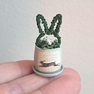 Plante miniature de lapin de Pâques pour maison de poupée : décoration à l'échelle 1/12