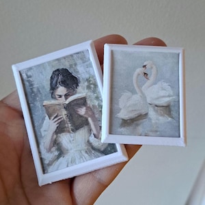 1:12 Miniature Dollhouse Wall Art Paintings Woman Swans Print Home Decorating Dolls House Decor Miniature Scene 1/12th Scale