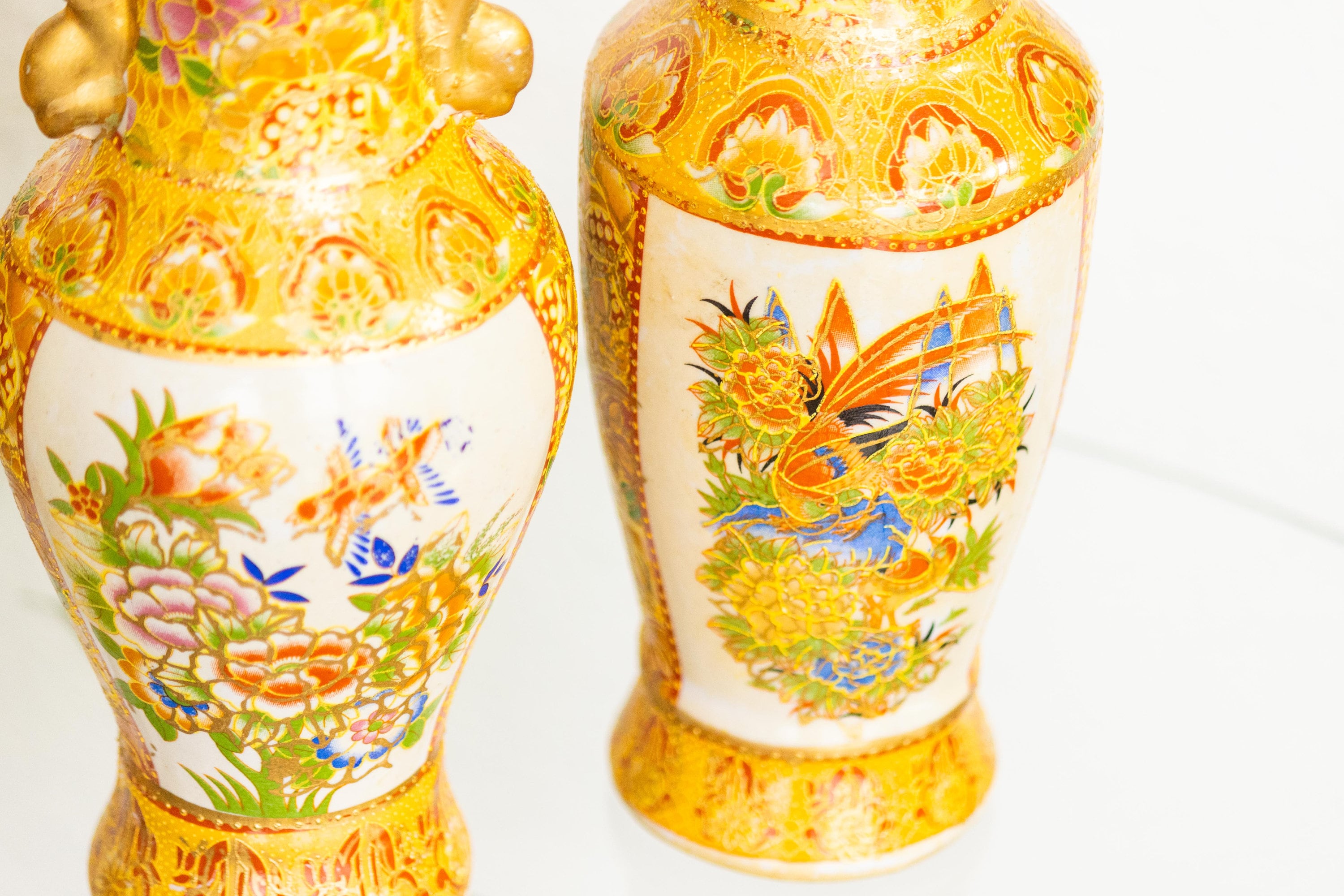 113-1 薩摩焼 金彩花瓶 白薩摩 神山 花鳥文様 113-1 薩摩焼 金彩花瓶