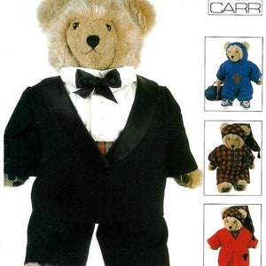 Może przedstawiać: Brązowy miś w czarnym smokingu z białą koszulą i czarną muszką. Miś nosi również kratowaną spódnicę. Obraz zawiera trzy mniejsze obrazy misia w różnych strojach: niebieskim kombinezonie, kratowanej piżamie i czerwonej szlafroku.