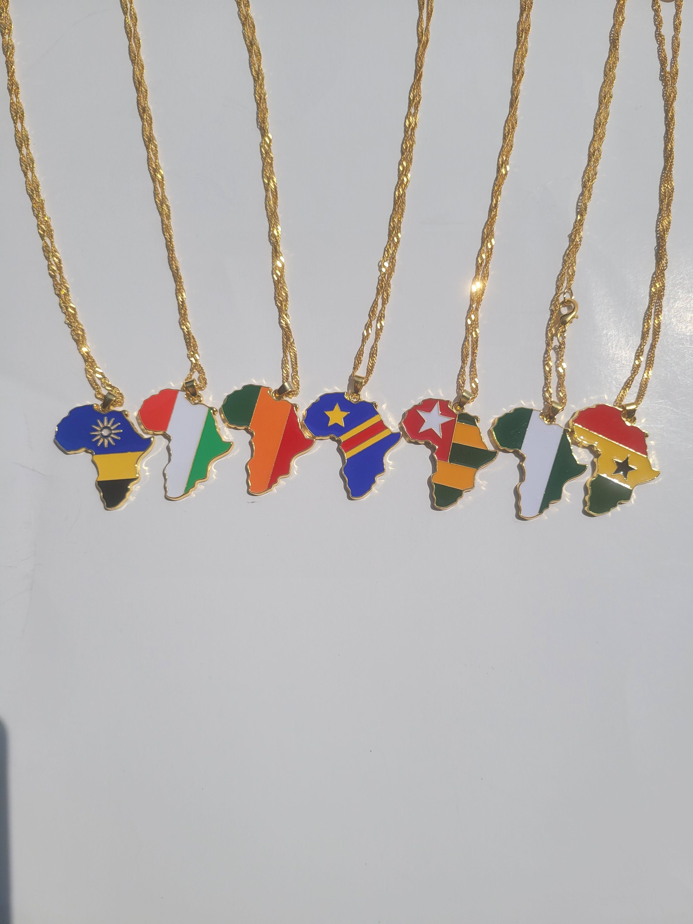 Ala kondre ketting met Surinaamse vlag online kopen? - Sieraden uit