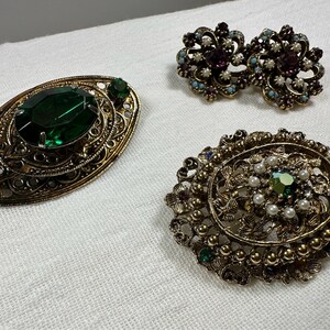 Beautiful Vintage Brooches and Earrings Lot