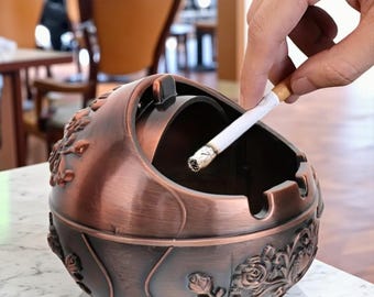 Vintage Metal Ashtray with Lid | Retro Windproof Cigarette Ashtray, Decorative Smoking Table Ornament