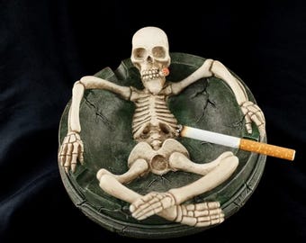 Skull Ashtray - Decorative Desktop Accessory for Home, Hotel, Bar