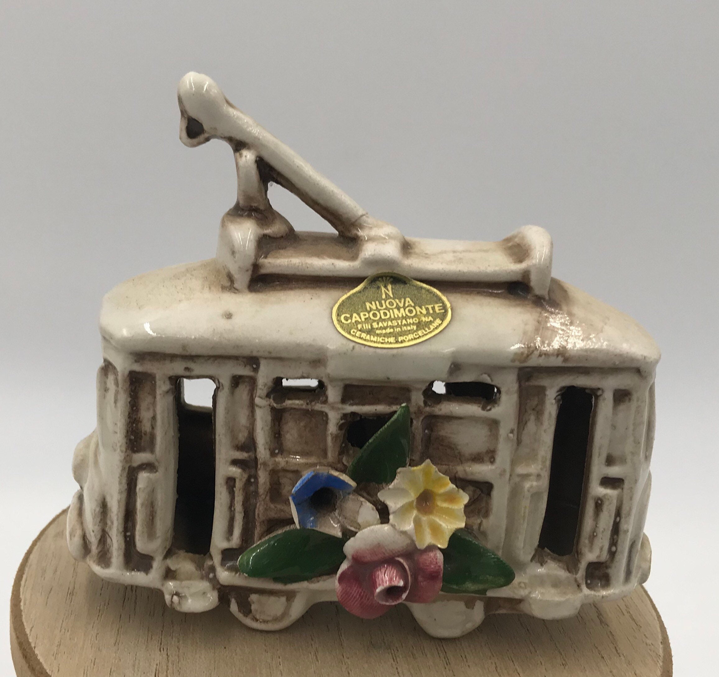 1771-1834 Nuova Capodimonte Marked Made in Italy Trolley Car. Rare