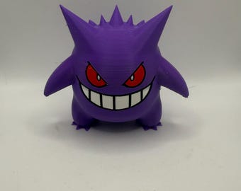 Statuetta Gengar da 10 cm stampata in 3D in PLA: viola, ideale per decorare scrivanie e scaffali da gaming.