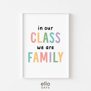 In Our Class We Are Family Wanddruck - PASTEL, Vorschuldekor Poster, Klassenzimmer Familiendruck, Kindertagesstätte druckbare Wandkunst, digitaler Download