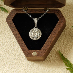 Round Cut Halo Moissanite Pendant Necklace/ 9K/14K/18K Solid Gold Chain Necklace/ Anniversary Gift for Women/ Birthday Gift for Her