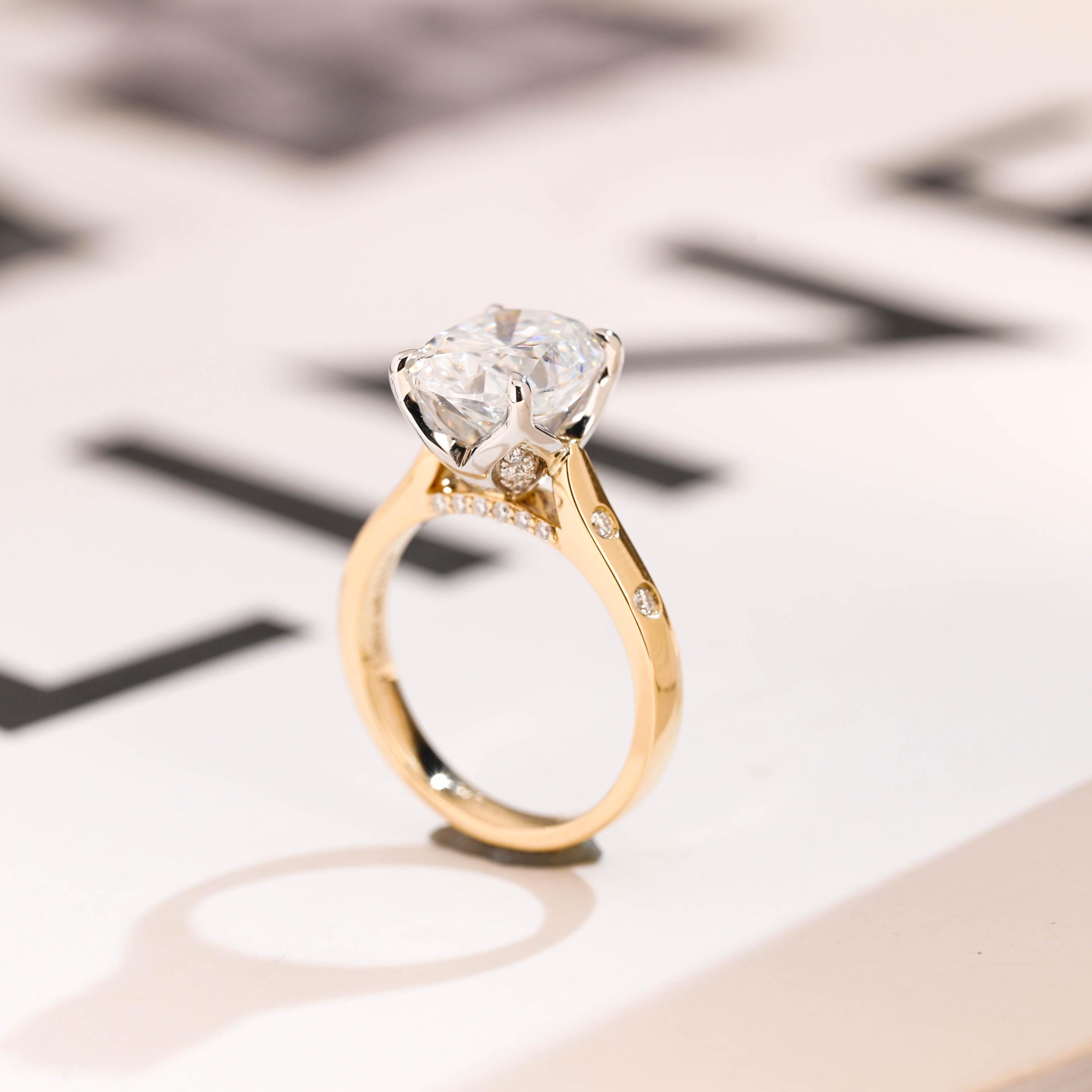 IGI認定ツートンオーバルラボグロウンダイヤモンドエンゲージリング