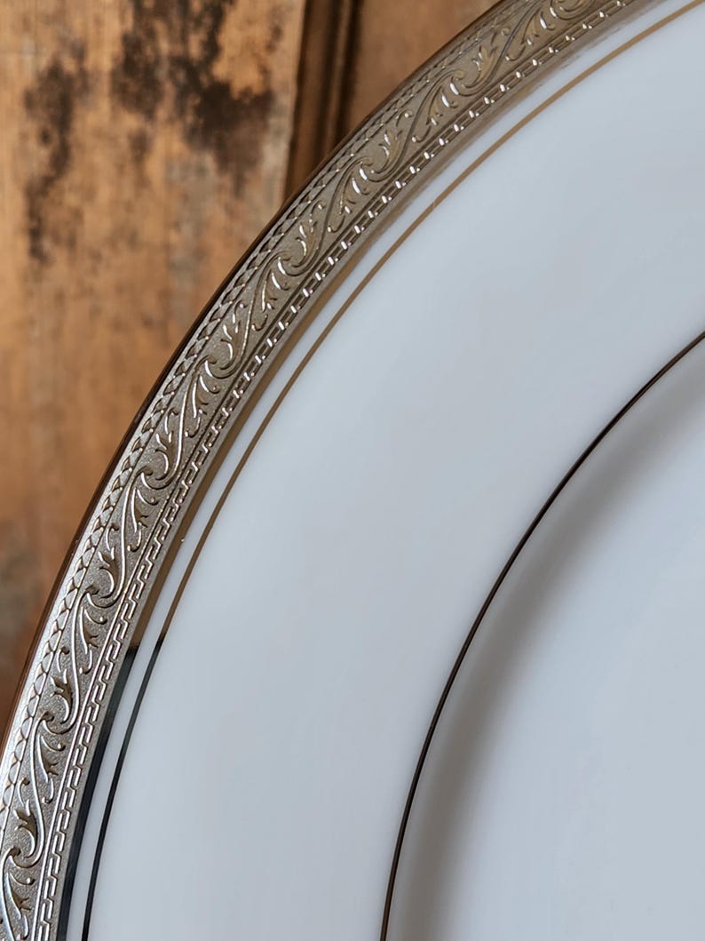 Noritake Crestwood Dinner Plate - Thumbnail 4