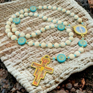 San Damiano, Rebuild My Church Rosary, Natural River Stone Beads, Czech Glass Aster Flower Beads, Miraculous Medal, San Damiano Crucifix. bild 5