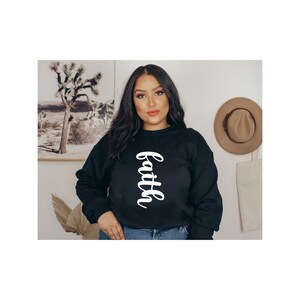 Glaube Sweatshirt, Glaube Kreuz Shirt, christliches Geschenk, Glaube Geschenk, christlicher Hoodie, Liebe und Gnade Shirt, Glaube Kreuz, vertikales Kreuz, Jesus