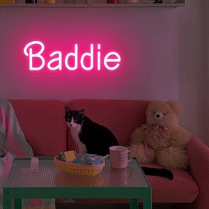 Letrero de neón Baddie/Bestie / Decoración de letrero de neón retro personalizada / Letrero de neón personalizado / Vibraciones de verano de Baddie, Decoración rosa / Decoración de uñas de salón