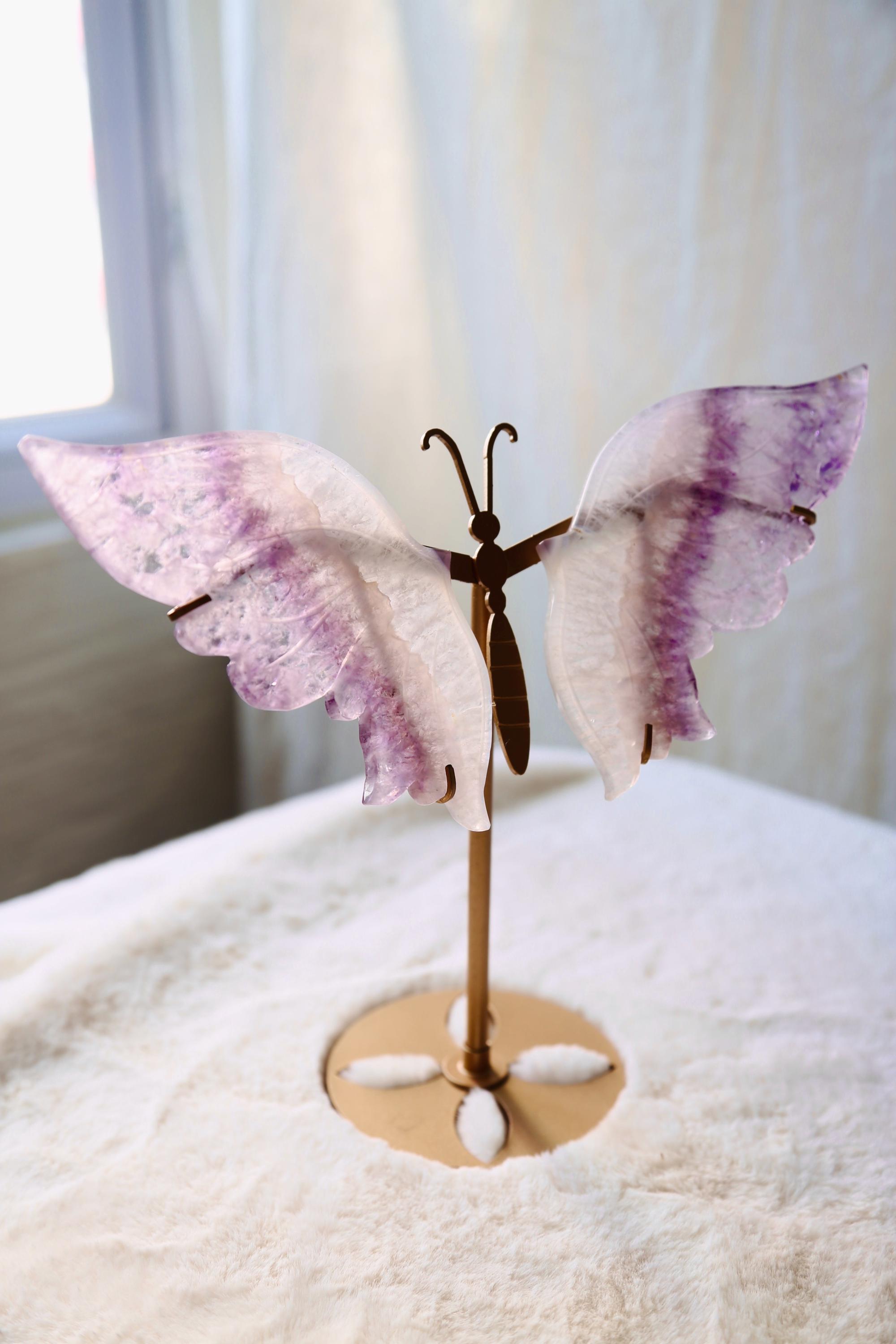 ピンクアメジスト　蝶々 ウルグアイ産クォーツピンクアメジスト蝶の羽根（スタンド付き
