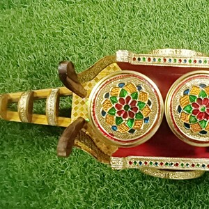 Meenakari 木製牛車 ドライフルーツ保存用 小さなガラス瓶 2個付き 木製ショーピース ホームデコレーションカート ヴィンテージ バラドガドゥ