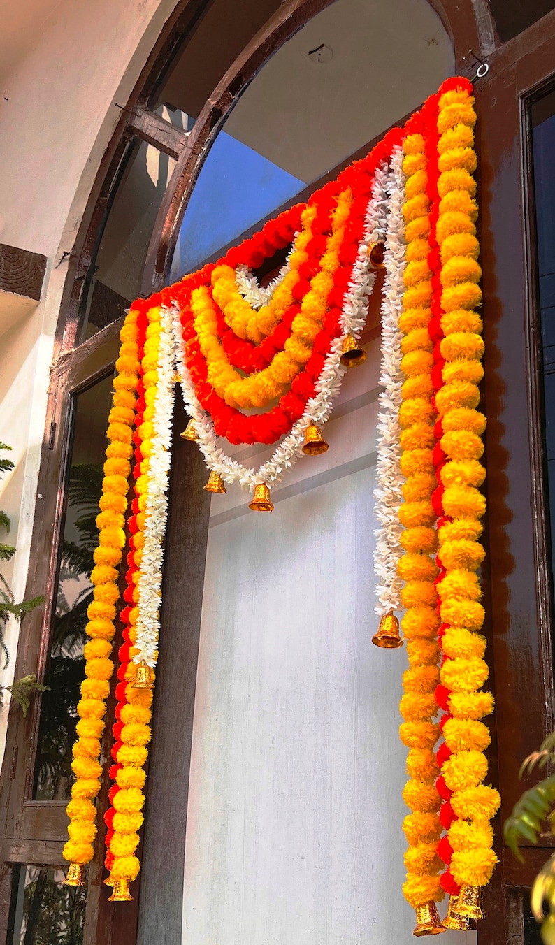Handmade Artificial Beautiful Marigold Bandanwar for Home Decor, Festival Decor and House warming, Size 40 Inch image 3