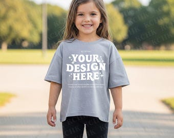 Jeugdcomfortkleuren 9018 sportgrijs mockup | Mockup kinder-T-shirt POD