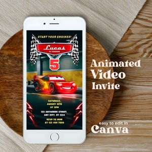 Puede incluir: Un teléfono inteligente muestra una invitación de cumpleaños con un coche de carreras rojo, el nombre "Lucas" y el número "5". La invitación incluye detalles del evento y el texto "Animated Video Invite" y "easy to edit in Canva."
