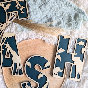 Letrero de pared con letras de safari en miniatura / Decoración de dormitorio con temática de safari en la jungla personalizada / Guardería con temática de safari / Letrero de pared personalizado / Letrero de jungla personalizado para bebé