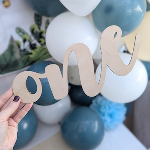 Letrero de madera con número / Accesorio para fotos de bebé / Decoración para aplastar tarta / Accesorio para primer cumpleaños / Un letrero de madera / Accesorio para fotos para un año / Primer cumpleaños