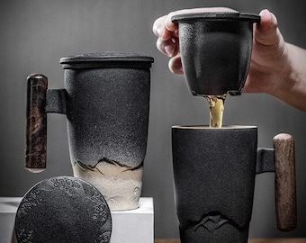 Taza de té de cerámica con relieve y infusor, mango de madera estilo japonés