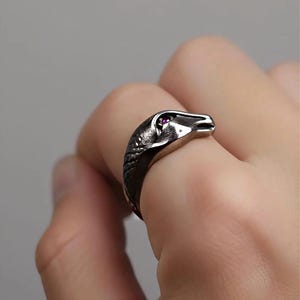 Ruby Eyes Schlangenring: Anthrazit Sterling Silber Verstellbares Band