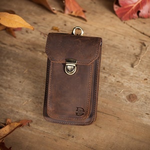 Cadeaux fête des pères Sacs pour téléphone en cuir avec texte personnalisé Sacs en cuir gravés Sacs banane faits main Cadeaux personnalisés Cadeaux pour papa Cadeaux pour lui.
