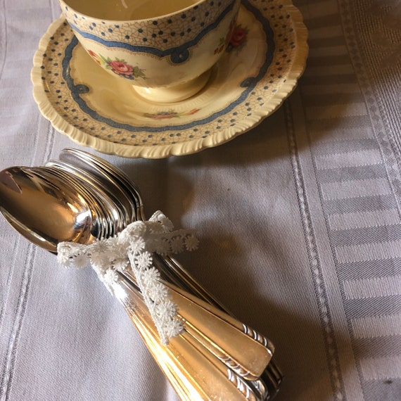 12 Cuillères à café en métal argenté • EUR 79,00 - FR