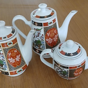 Antique porcelain moroccan taous peacock  teapots. Original moroccan taous. Original Chinese porcelain.teapots from 1970.
