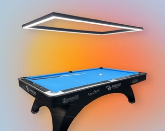 ステンドグラスのビリヤード台ライト：アイランドビリヤードルーム