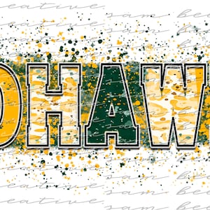 Puede incluir: Un diseño gráfico con la palabra "MOHAWKS" en letras negras y negritas sobre un fondo verde y amarillo. Las letras tienen un contorno blanco y un patrón de leopardo blanco y amarillo en el interior.