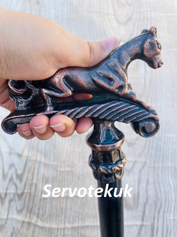 Bastone Da Passeggio Vintage In Legno Con Punta In Metallo – The House Of Vintage - Foto 6