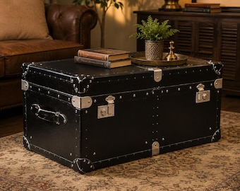 Baú de centro em couro preto, baú de armazenamento em couro feito à mão, baú vintage para cobertores, mesa de centro estilo campanha, baú com fechadura de latão