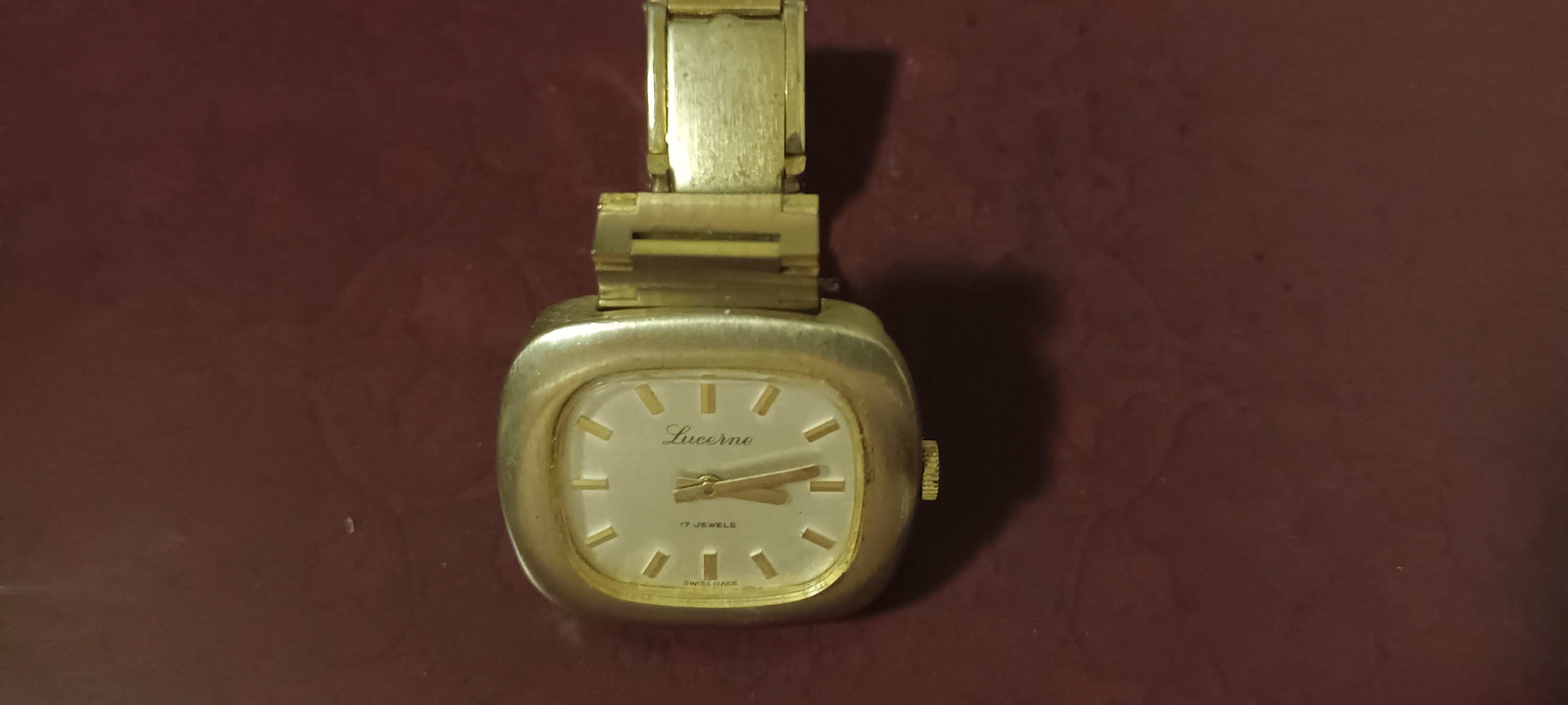 Extremely Rare 1960's LUCERNE 17 Jewels Swiss Made Ladies