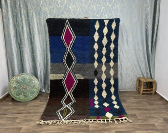 Handmade Moroccan Wool Rug: Geometric Berber Design