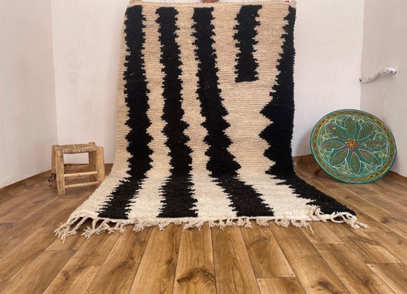 Hand Knotted Moroccan Berber Rug: Genuine Lamb Wool, Geometric Design