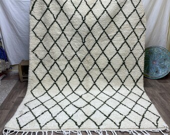 Handmade Beni Ourain Wool Rug: Moroccan Shag Carpet